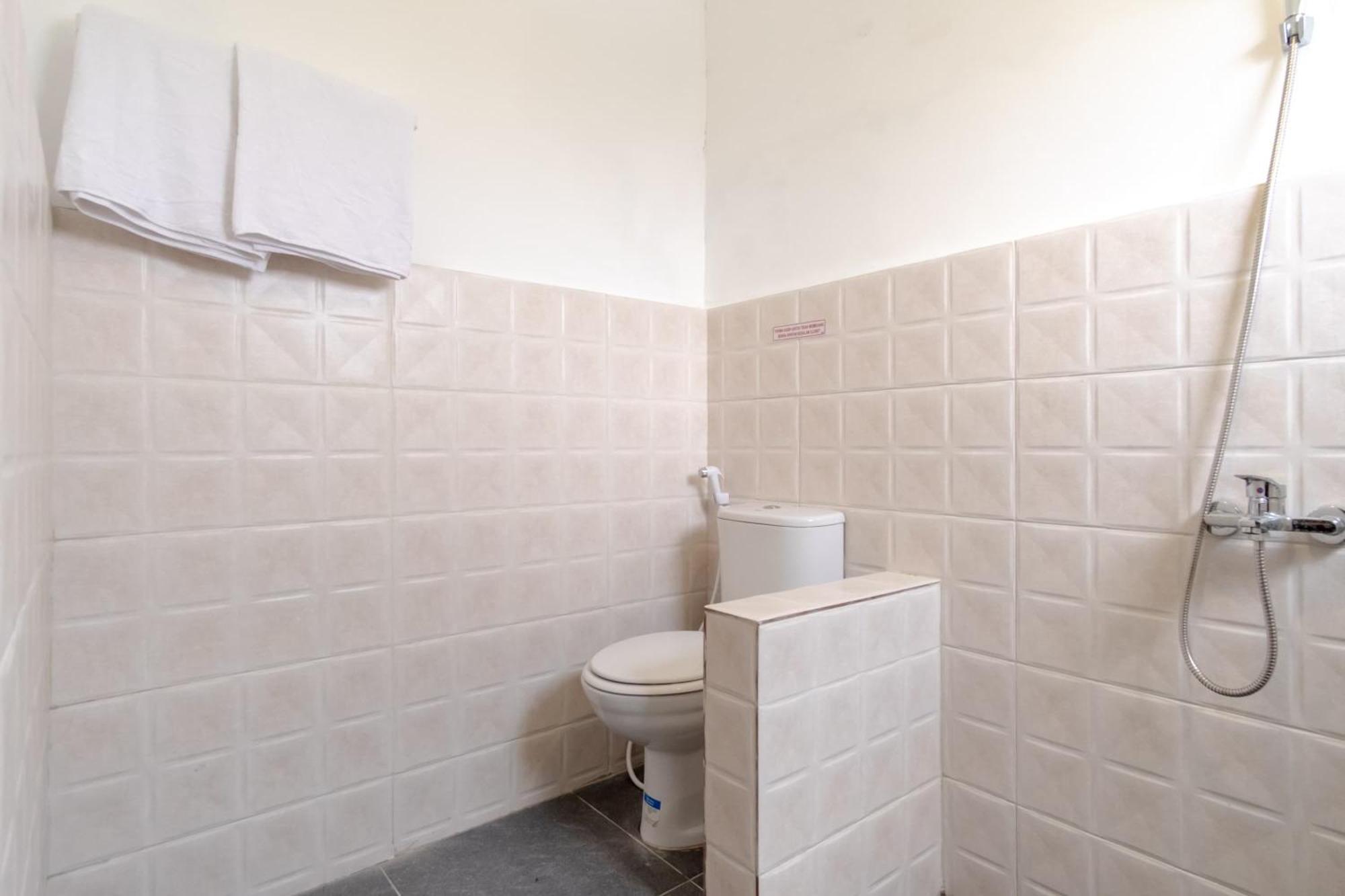 Capital O 92444 Kamojo Guest House Medan Bagian luar foto