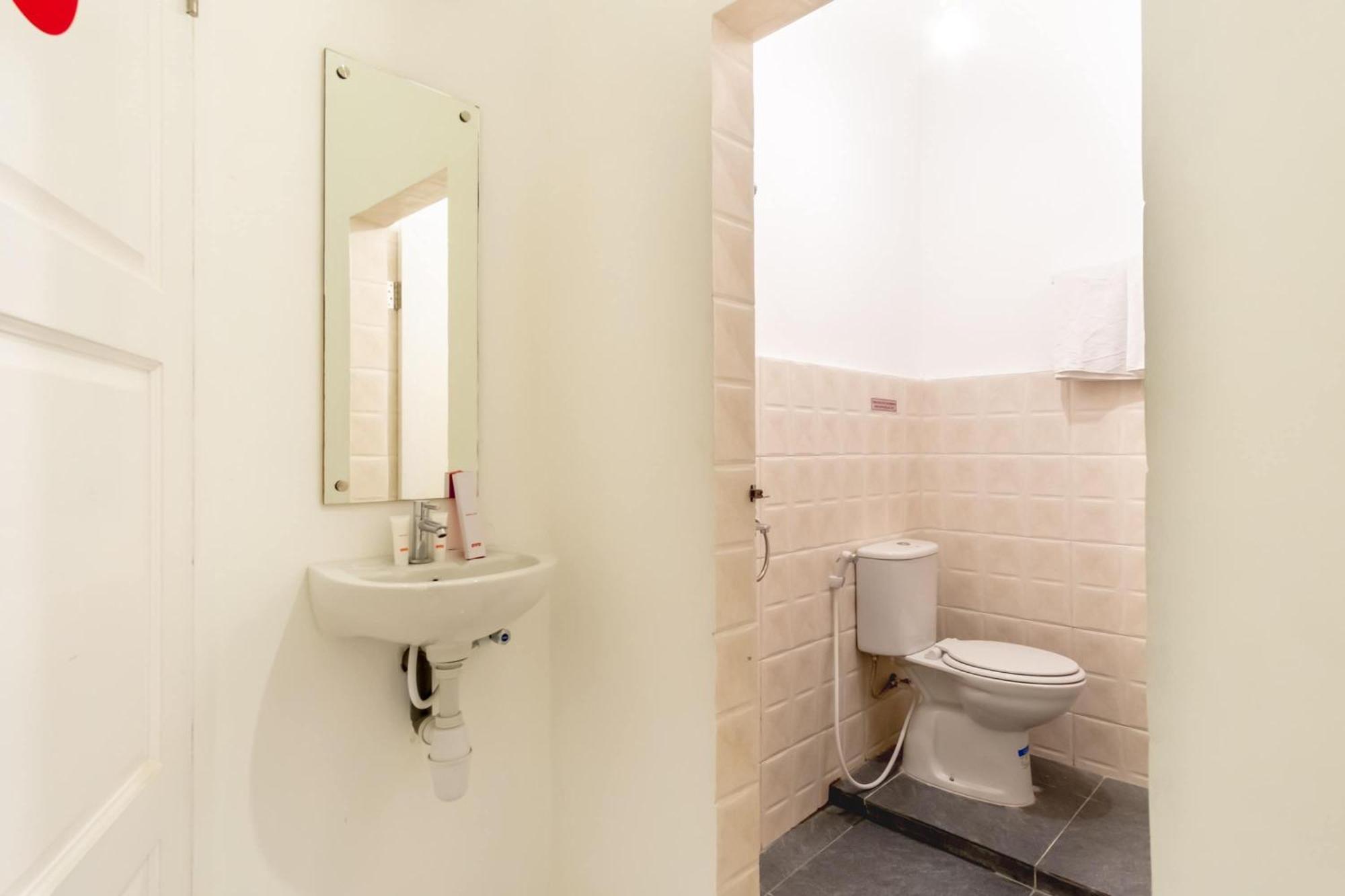 Capital O 92444 Kamojo Guest House Medan Bagian luar foto
