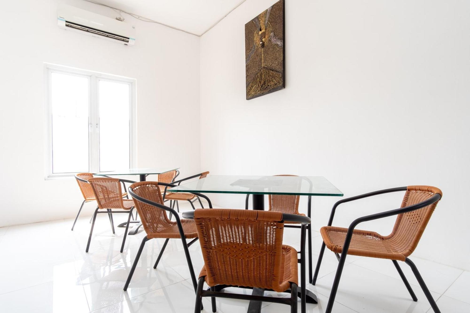 Capital O 92444 Kamojo Guest House Medan Bagian luar foto