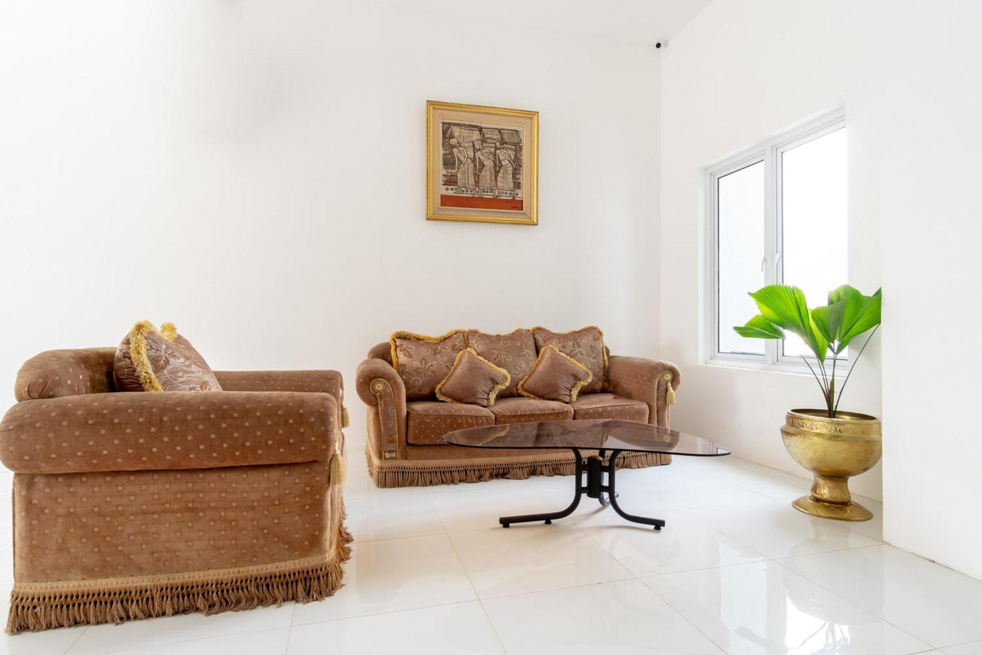 Capital O 92444 Kamojo Guest House Medan Bagian luar foto