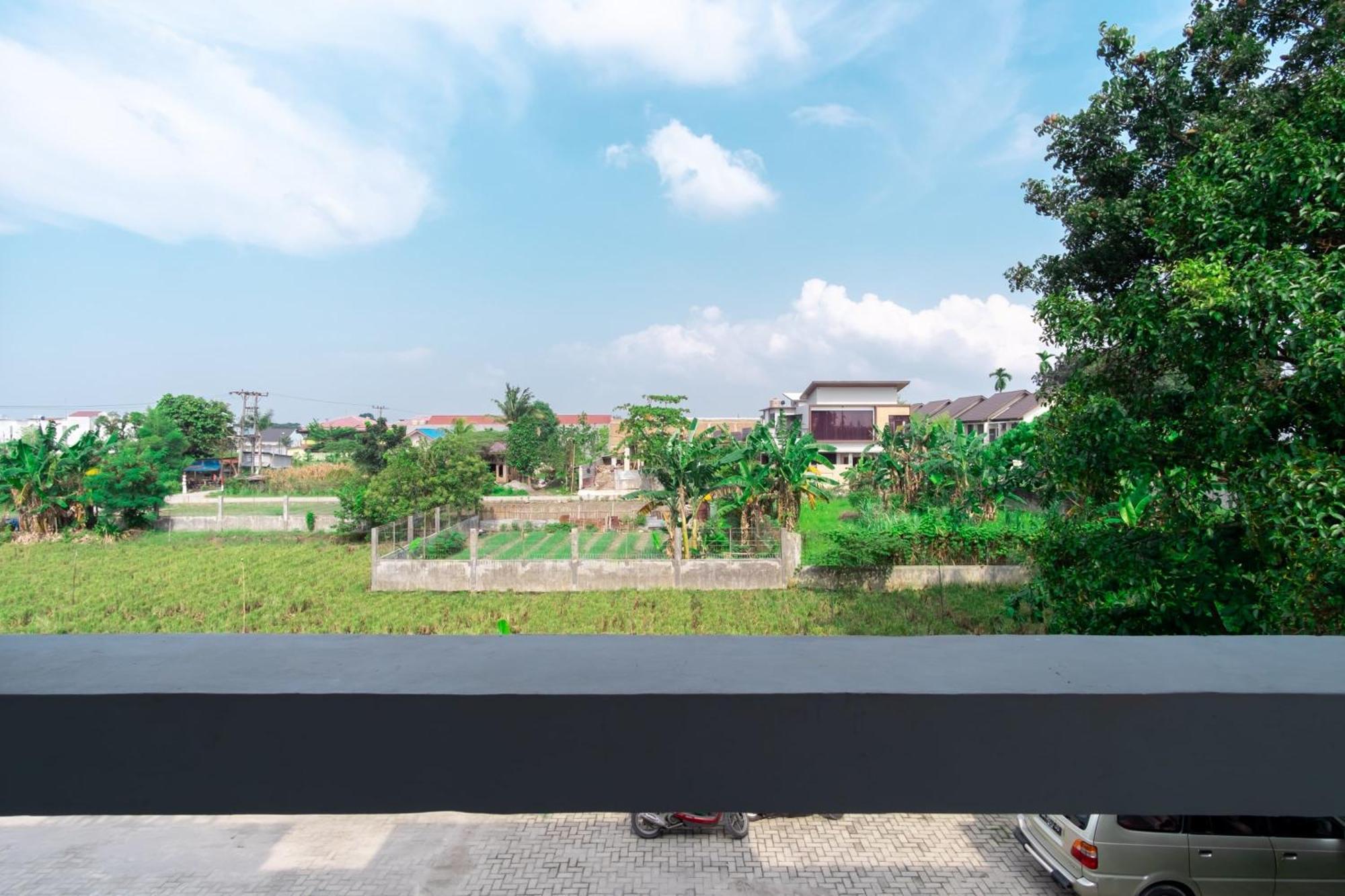 Capital O 92444 Kamojo Guest House Medan Bagian luar foto