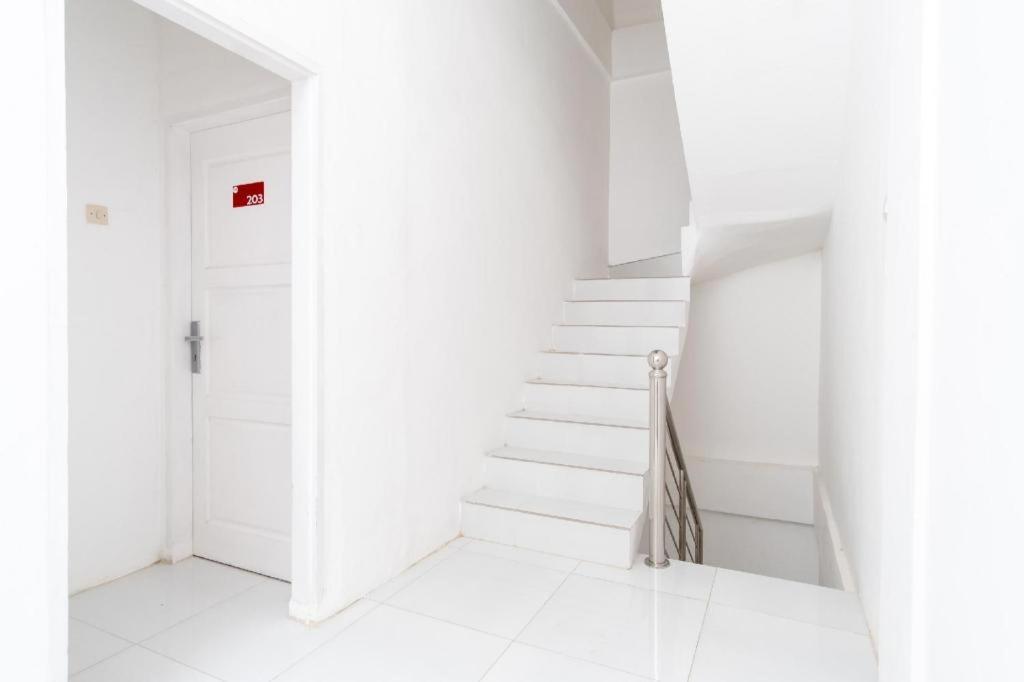 Capital O 92444 Kamojo Guest House Medan Bagian luar foto