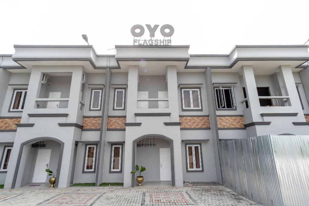 Capital O 92444 Kamojo Guest House Medan Bagian luar foto